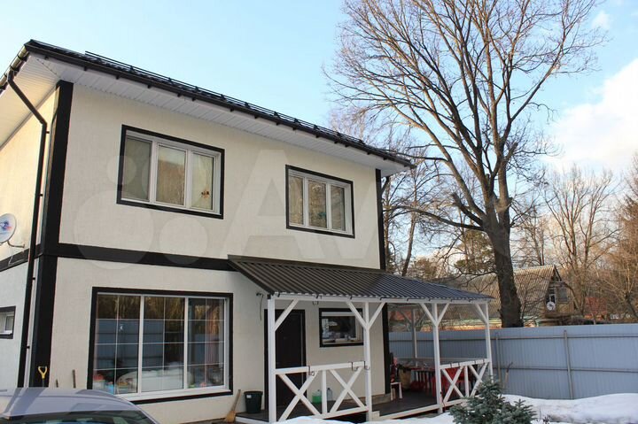 Коттедж 230 м² на участке 4,4 сот.