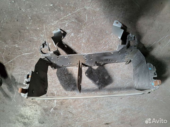 Кронштейн торпеды на Jaguar s-type