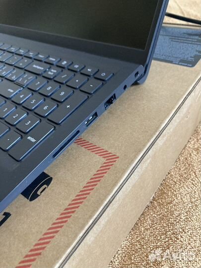 Ноутбук dell vostro 3515