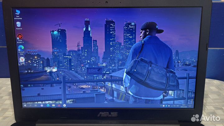 Игровой мощный ноутбук Asus /2 видеокарты/SSD