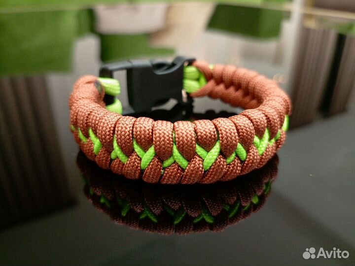 Браслет из паракорда