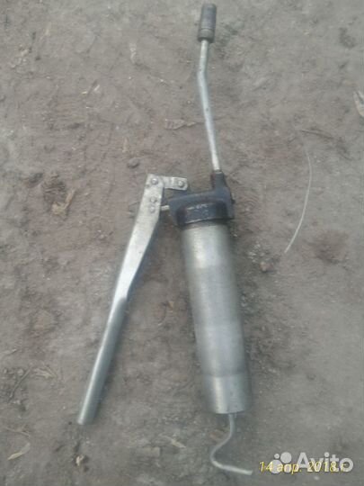 Шприц нагнетатель