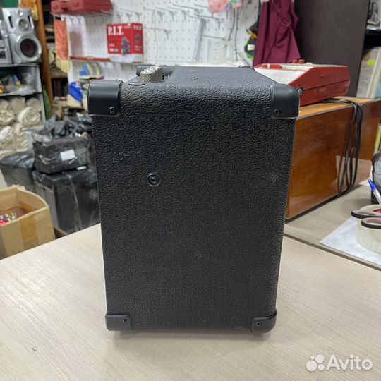 Басовый комбоусилитель Kustom KBA10X