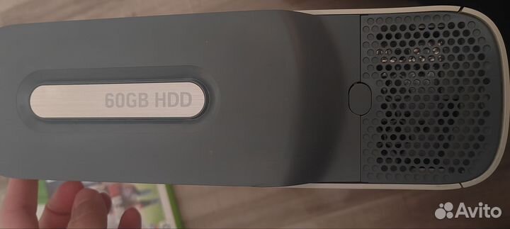 Приставка Xbox 360 и 5 дисков лицензионных