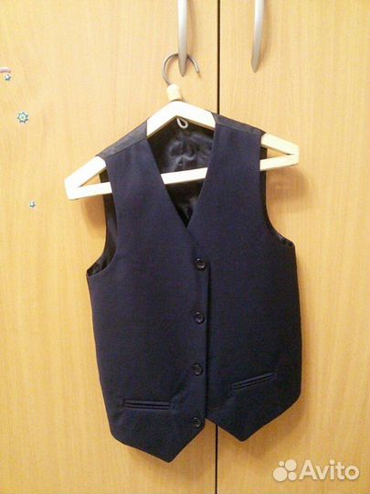 Костюм тройка