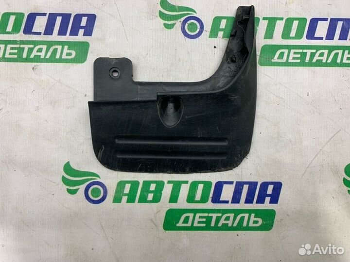 Брызговик задний правый Hyundai H-1 Grand Starex