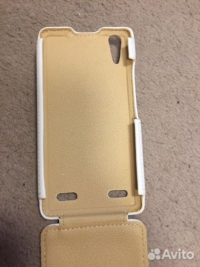 Чехол на телефон