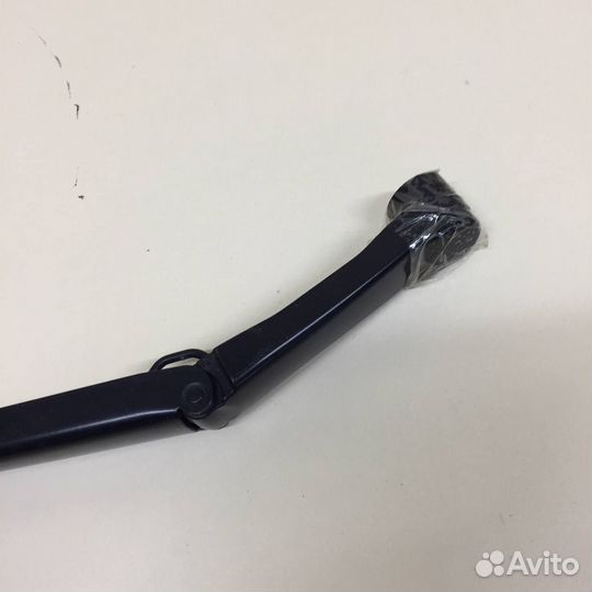 Поводок стеклоочистителя передний правый Toyota Ra