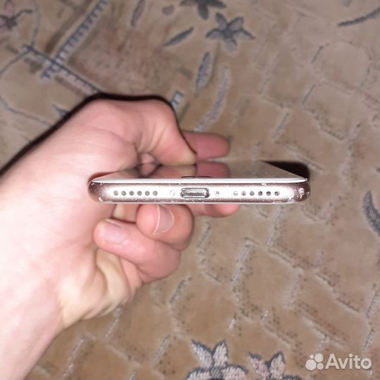 iPhone 8, 64 ГБ