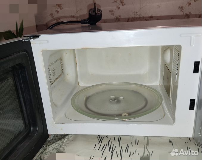 Микроволновая печь Midea