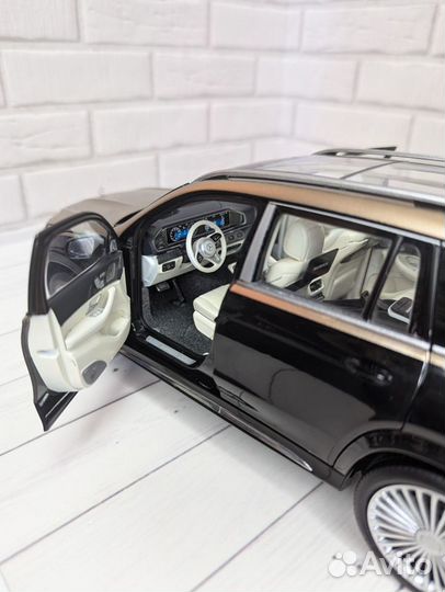 Mercedes Maybach GLS 600 Gold/Black 1:18 Дилерский