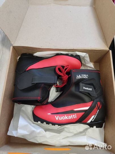 Продаю лыжи 175см с палками, чехлом и ботинками 40