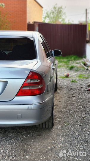 Mercedes-Benz E-класс 3.2 AT, 2004, битый, 210 000 км