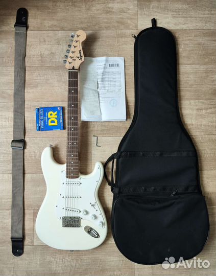 Электрогитара fender squier stratocaster
