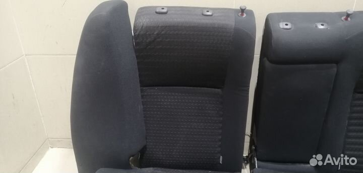 Сиденье заднее Corolla E15 2006-2013