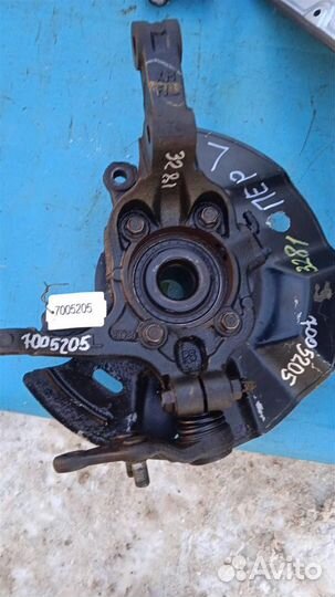 Кулак поворотный передний левый Kia Sorento XM FL