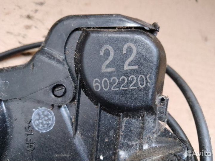 Замок двери передний правый Daihatsu Terrios