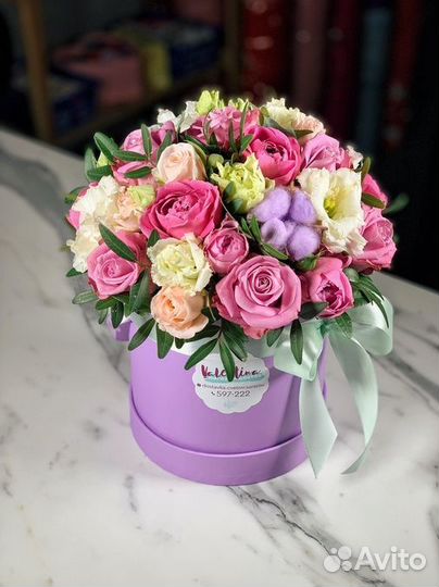 Цветы в шляпной коробке