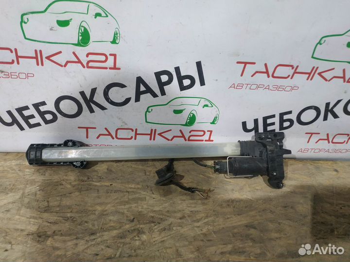 Электропривод солнцезащитной шторки Audi A8