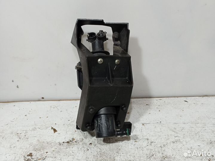 Форсунка омывателя фары Mazda 3 2003-2009