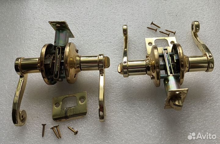 Ручки для внутренних дверей с защелкой