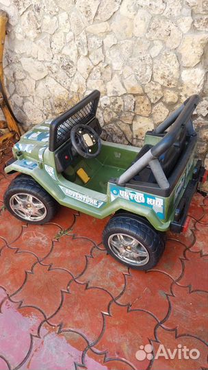 Детская машинка джип