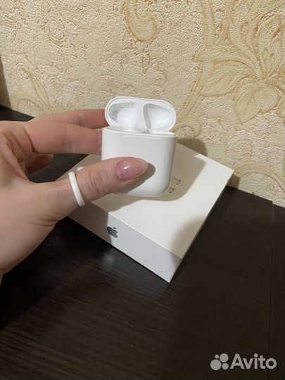 Чехол для зарядки AirPods 2
