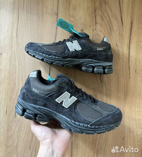 New Balance 2002r Black Grey