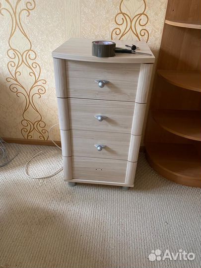 Тумба прикроватная