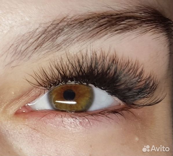 Мастер по наращиванию ресниц