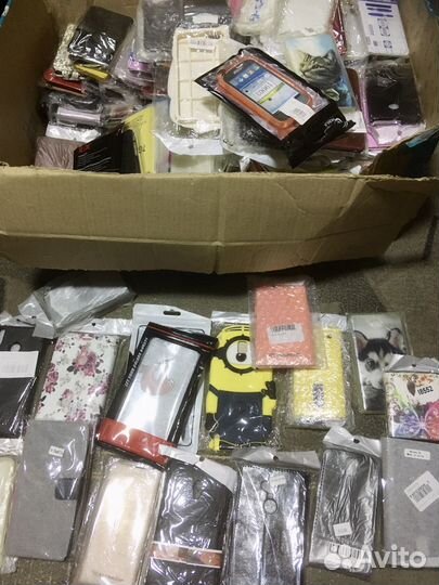 Чехлы 265 штук оптом для смартфонов