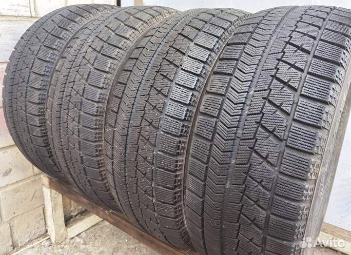 Bridgestone Blizzak VRX 215/55 R17 102H