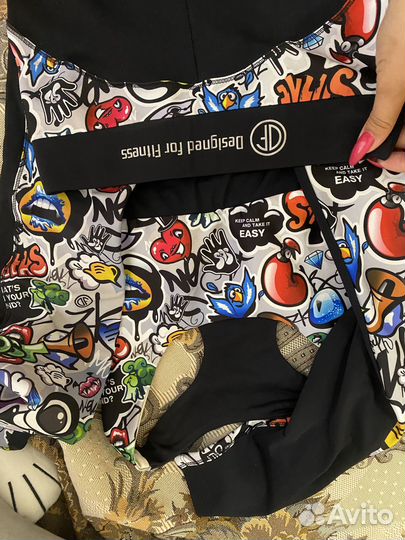 Фитнес костюм designed for fitness