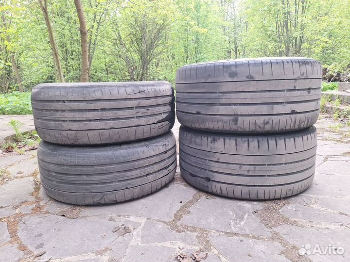 Pirelli P Zero 275/45 R21 и 315/40 R21 107Y