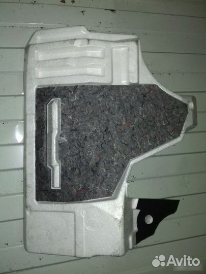 Крепеж панели передний Toyota Land Cruiser 200