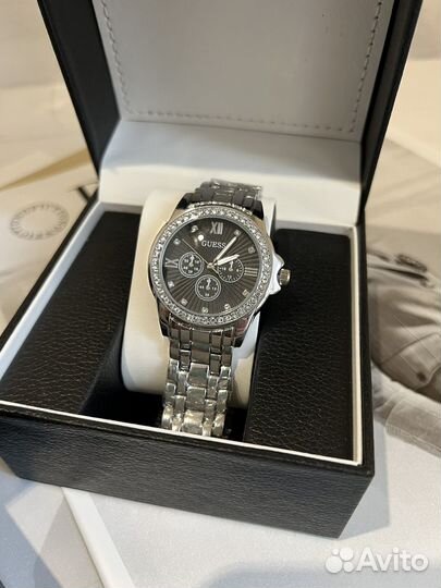 Часы guess