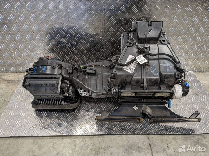 Отопитель в сборе (печка) Skoda Octavia 2 (A5)