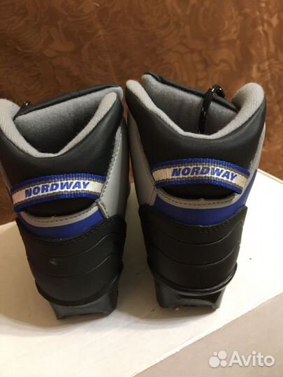 Лыжные ботинки р. 32