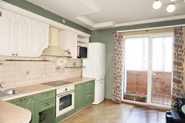 4-к. квартира, 113 м², 3/6 эт.