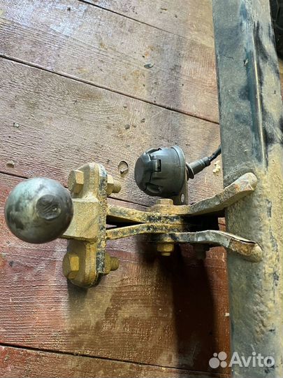 Фаркоп на Nissan Terrano D10