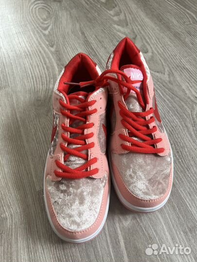 Кроссовки для девочки