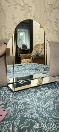 Зеркало в ванную с полочкой бу