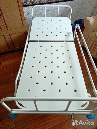 Кровать и матрац для лежачих больных
