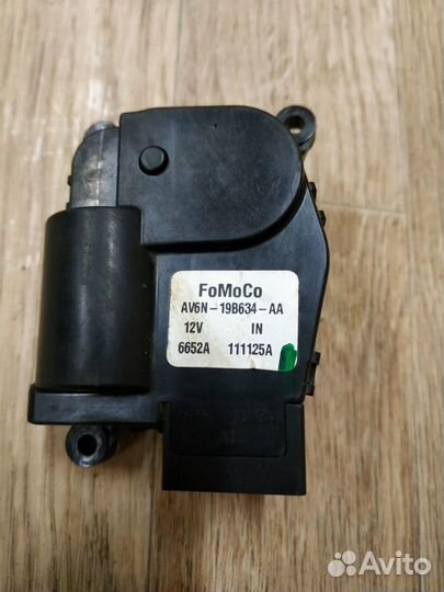 Моторчик заслонки отопителя Ford Focus III