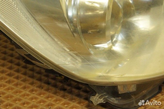 Фара Toyota Aqua