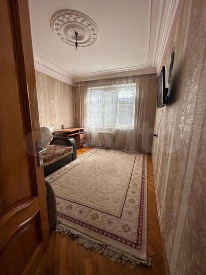 4-к. квартира, 83 м², 1/10 эт.