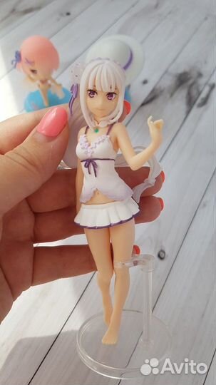 Аниме фигурка Эмилия и Рэм + 2 брелка