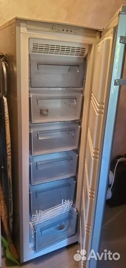 Морозильная камера Shivaki SFR-190NFS