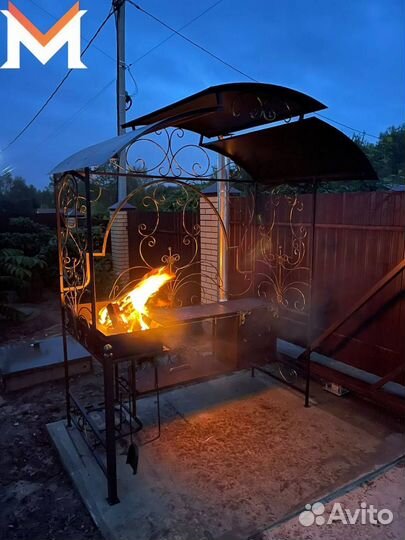 Мангал с крышей
