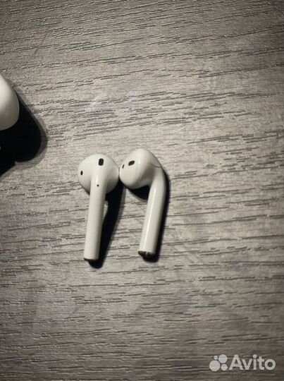 Airpods оригинал 1 поколения